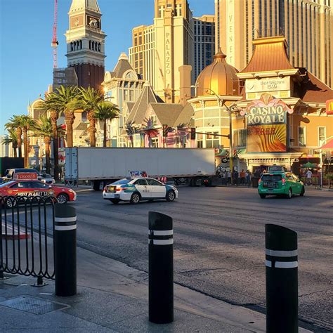 Vital Vegas on Twitter: "When you're craving a cheap hot dog. (via Ray ...