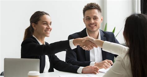 Hospital Wayfinding Signage 的图像结果
