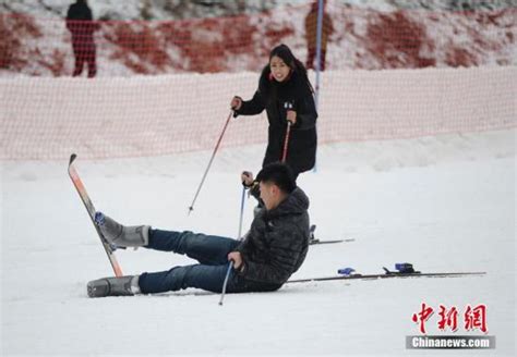 滑雪受伤者九成为新手 伤亡者多为80后、90后_湖北频道_凤凰网