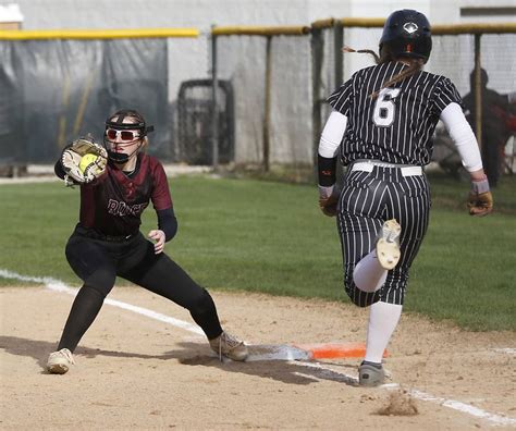 Photos: Crystal Lake Central vs. Prairie Ridge girls softball – Shaw Local