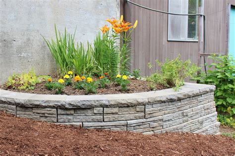 Landscape Retaining Walls: Ideas for Your Backyard Garden - Archute