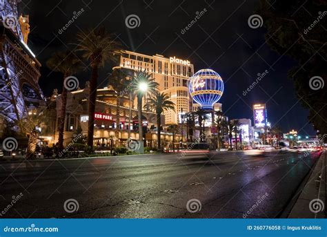 Carretera Por El Famoso Planeta Hollywood Y Paris Las Vegas Hotel Y ...