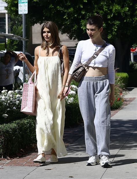 Olivia Jade and Isabella Rose Giannulli Shopping on Melrose Place in ...