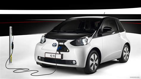 Toyota iQ EV | 2013MY Charging | Front