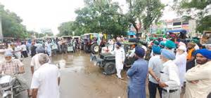Tractor rallies across Punjab: Farmers target AAP government over land ...