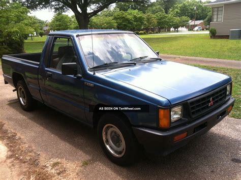 1990 Mitsubishi Mighty Max Base Standard Cab Pickup 2 - Door 2. 4l