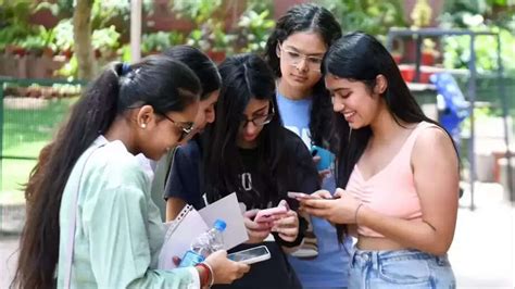 Bihar government is giving 50 thousand rupees to graduate girl students ...