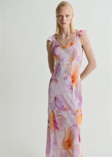 Vestido floral detalle volantes - Mujer | MNG Ecuador