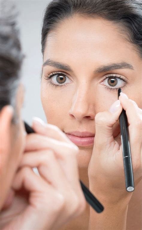 Easy And Minimalist Makeup Tutorial For Work – Ferbena Fashion Beauty Trend