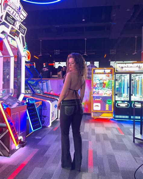 Kristina (@itskristinamf) • Instagram photos and videos