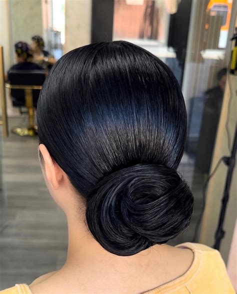 10 Slicked Back Hairstyles As The Epitome Of Confidence And Sophistication