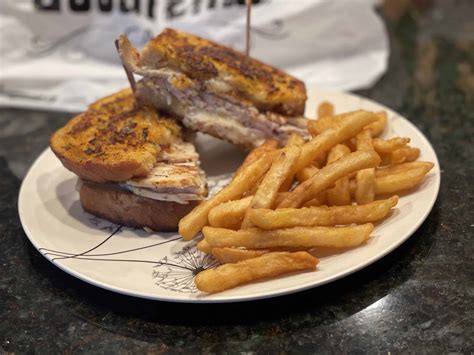 Goodfellas Cafe - Corona, CA | Review & What to Eat