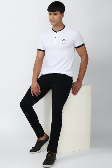 Buy Men White Solid Henley Neck T-shirt Online - 806358 | Peter England