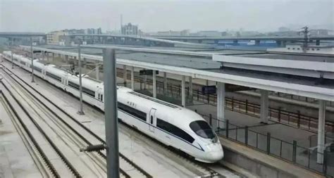 图片新闻-26日开始连云港火车站暂停的旅客列车将逐步恢复