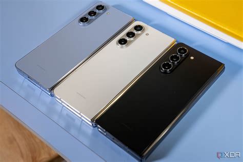 What colors does the Samsung Galaxy Z Fold 5 come in?