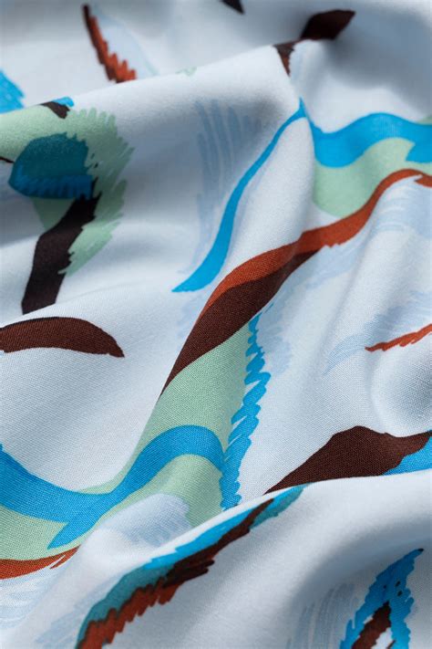 Buy Men's Falling Colour Blue Polo T-Shirt Online | SNITCH