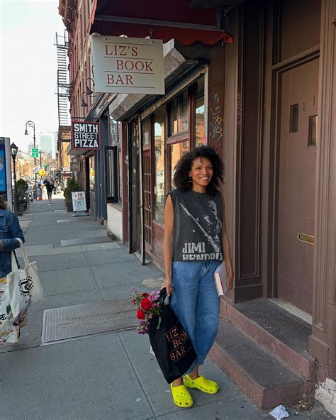 Liz’s Book Bar (@lizsbookbar) • Instagram photos and videos