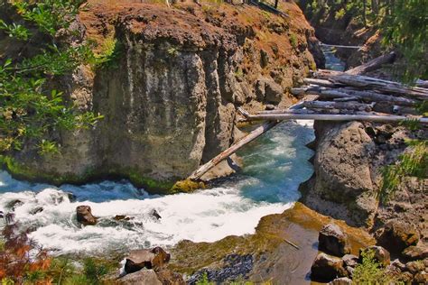 Mysteries Of Oregon's Rogue River Waters | TouristSecrets