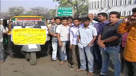 Auto rickshaws across State go off road