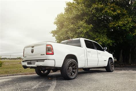 RAM 1500 4PLAY WHEELS 4P06 24X12 33X12.5X24 STOCK SUSPENSION – OE Wheels