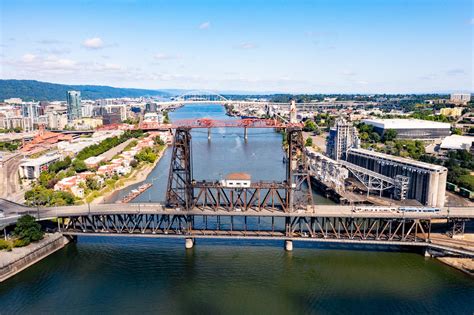 12 ICONIC Bridges in Portland, Oregon (With Facts & Photos)