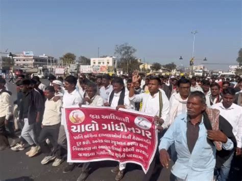 The controversy over the caste system of tribal society has intensified.