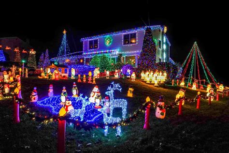 Bucks County Christmas Lights Displays to See (2025) - Guide to Philly