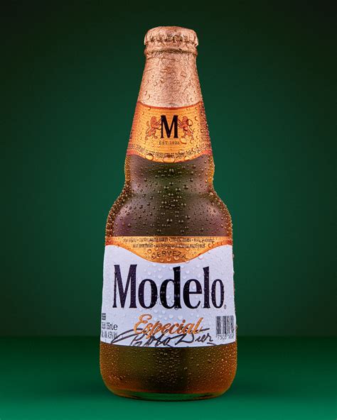 How Many Calories in Modelo Especial & Other Modelo Beers?