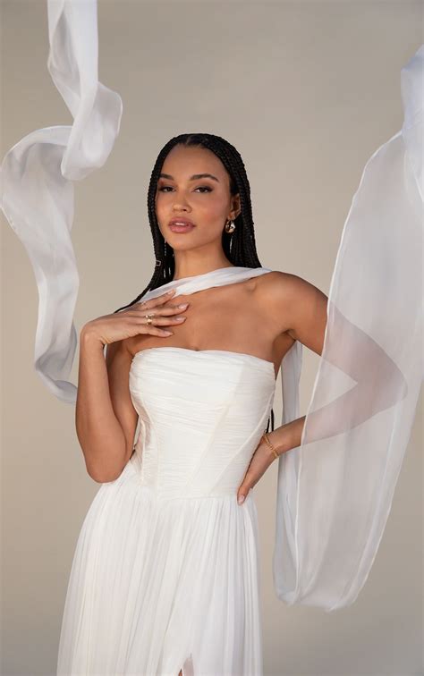 Avalon Dress: Effortlessly Stunning Boho Bridal Elegance