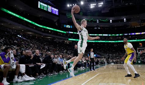 Watch Bucks vs. Thunder game tonight in Emirates NBA Cup: Channel, TV