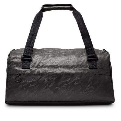 Nike Pro Storm-FIT ADV Duffle Bag (38L). Nike IN