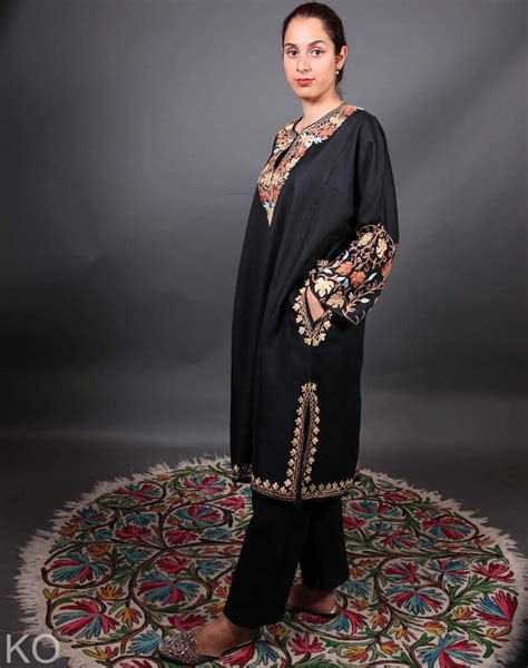 Black Aari Embroidered Pheran | Fine Wool| Cashmilon – Kashmir origin