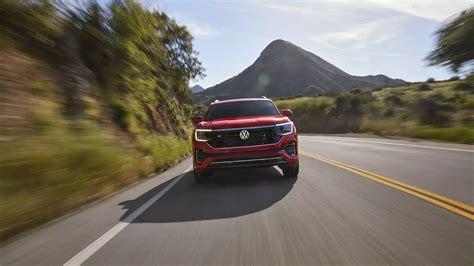 📐 2025 VW Atlas Dimensions | Exterior, Interior & Cargo Space | Elk ...