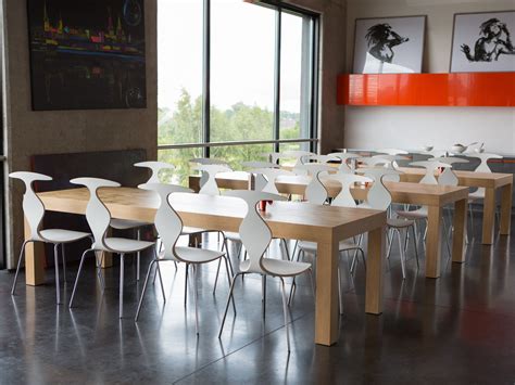 Restaurant Tables and Chairs 的图像结果