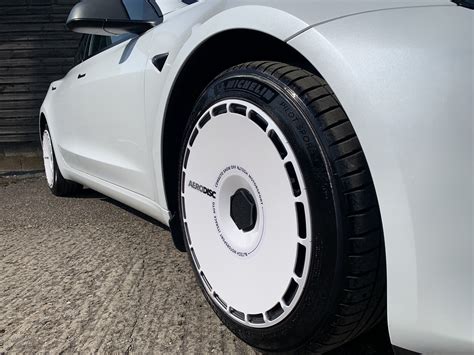 Aero Disc wheels trims 18" Model 3 — EVQUIP
