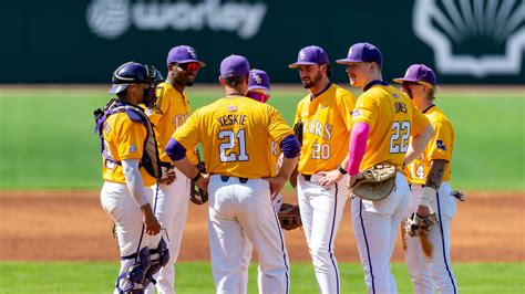Where LSU baseball stands in polls after Arkansas series win