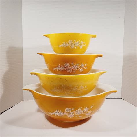 Pyrex-butterfly Gold-mixing Bowls-set of 4-version 2-see Note - Etsy