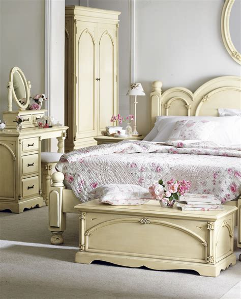 20 Awesome Shabby Chic Bedroom Furniture Ideas | Shabby chic bedroom ...