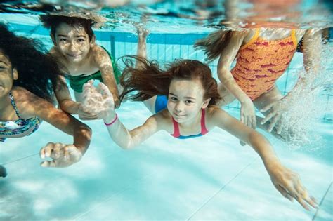 Swimming Kid 的图像结果