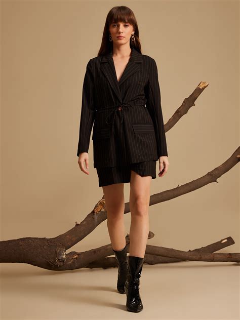 Arlet Striped Blazer – KAZO