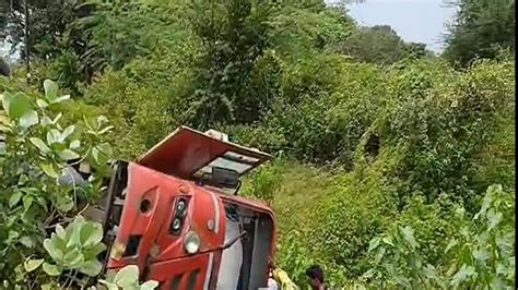 भडगावहून कासोदा आणि एरंडोल मार्गे जाणाऱ्या एसटी बसचा भीषण अपघात ...