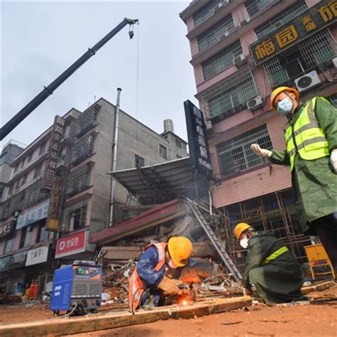 湖南长沙居民自建房倒塌事故搜救工作结束，共救出10人，遇难53人，长沙市诚恳道歉