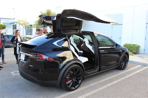 Exclusive Model X Review — Tesla Model X Is The Best SUV