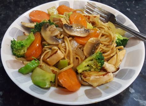 Sharon's Healthy Recipes: Healthy Chicken Chow Mein Recipe