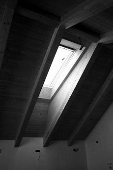 velux libreria tecnica finestra da tetto a bilico in legno con apertura elettrica velux libreria tecnica finestra da tetto a bilico in legno con apertura elettrica