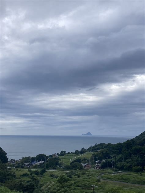 fall falls on fall | 3L APARTMENT