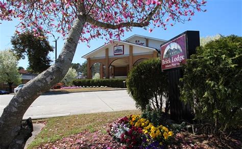 BRICK LODGE ATLANTA/NORCROSS - Motel Reviews, Photos, Rate Comparison ...