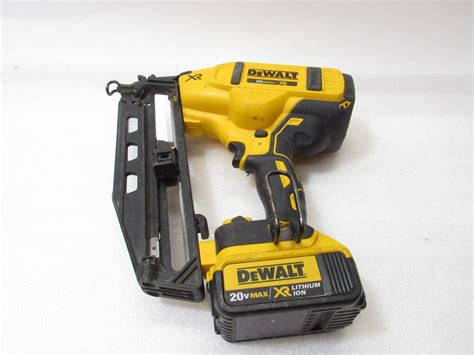 DeWalt DCN660 20-Volt Max 16-Gauge Cordless Angled Finish Nailer