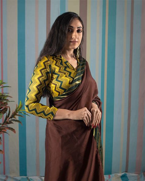 Coffee Brown Plain Viscose Chanderi Saree With Zari Border – Fabcurate
