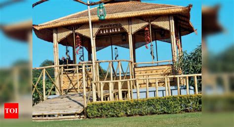 Bamboo crafts of Surat tribals boom amid gloom | Ahmedabad News - Times ...